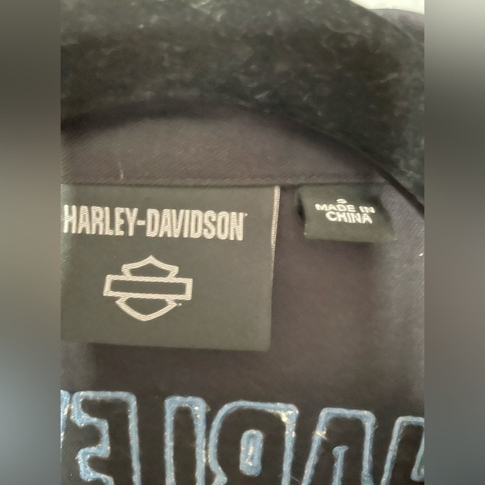 Ladie’s Black Harley Davidson Garage button down top - Picture 7 of 7